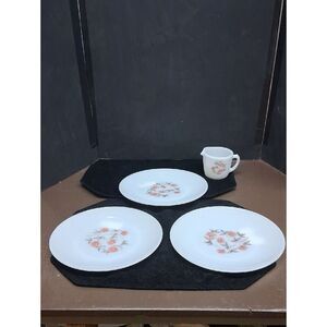 4 Pc Fire King Fleurette Milk 4 Glass 9"‎ Dinner Plates & Pitcher.